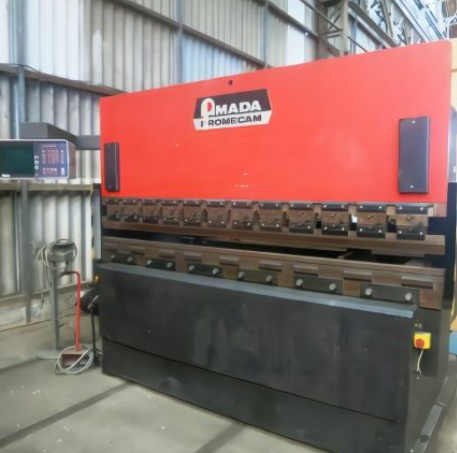 Presse plieuse Amada 80 — 2,5 m